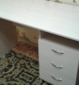 Сборка письменного стола с ящиками